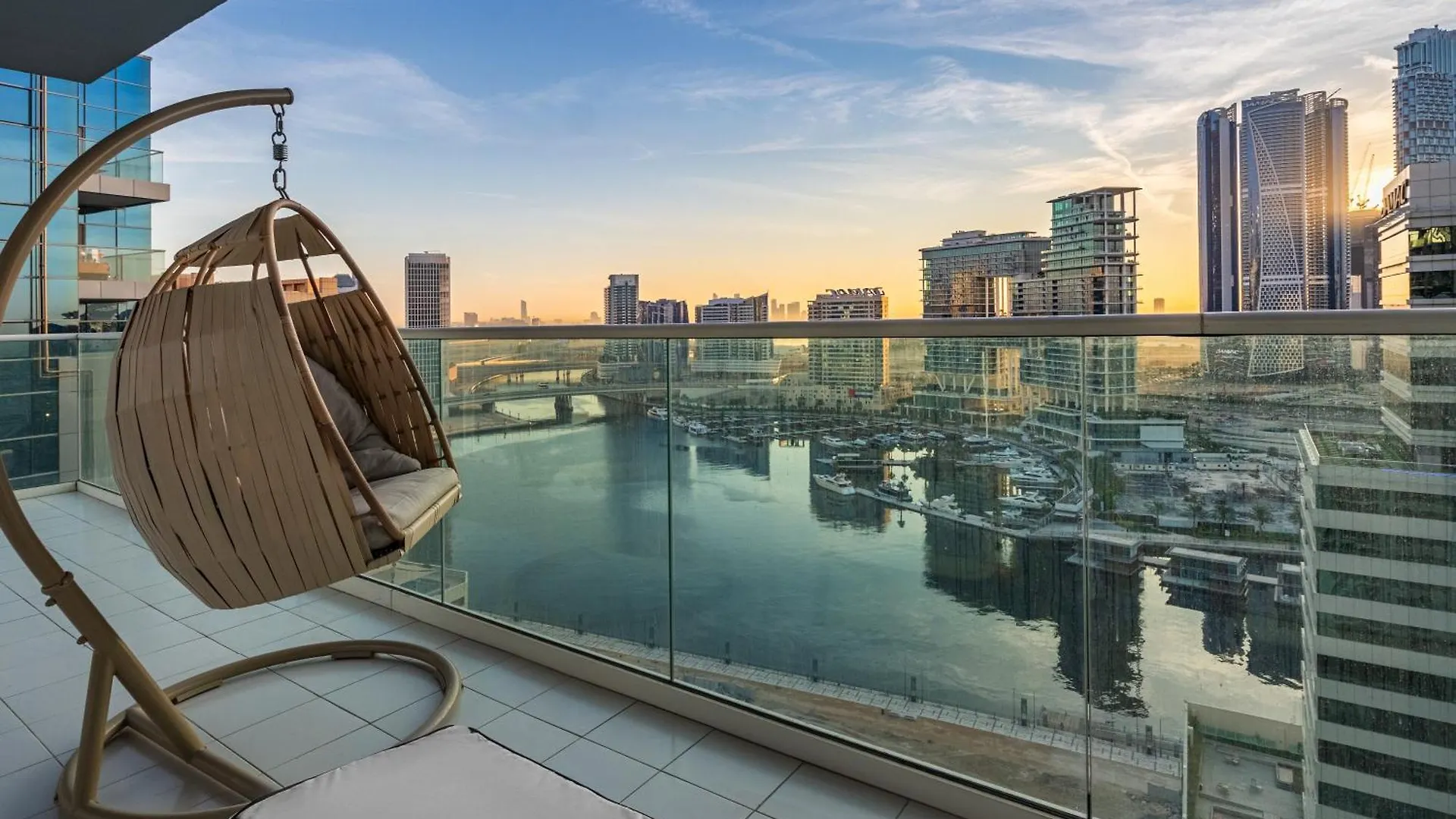 Stylish Apartment With Yacht View Close To Dubai Mall location